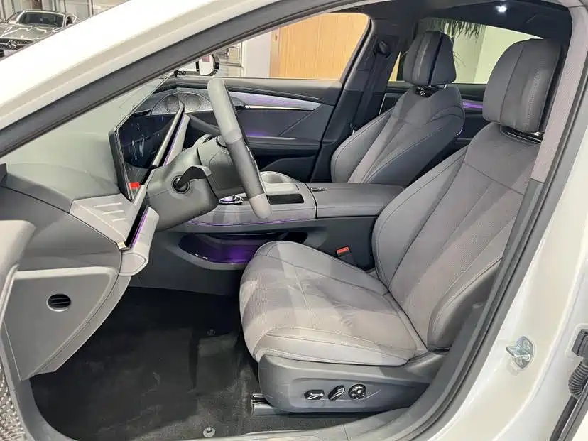 Voyah Passion 2024 PHEV Executive