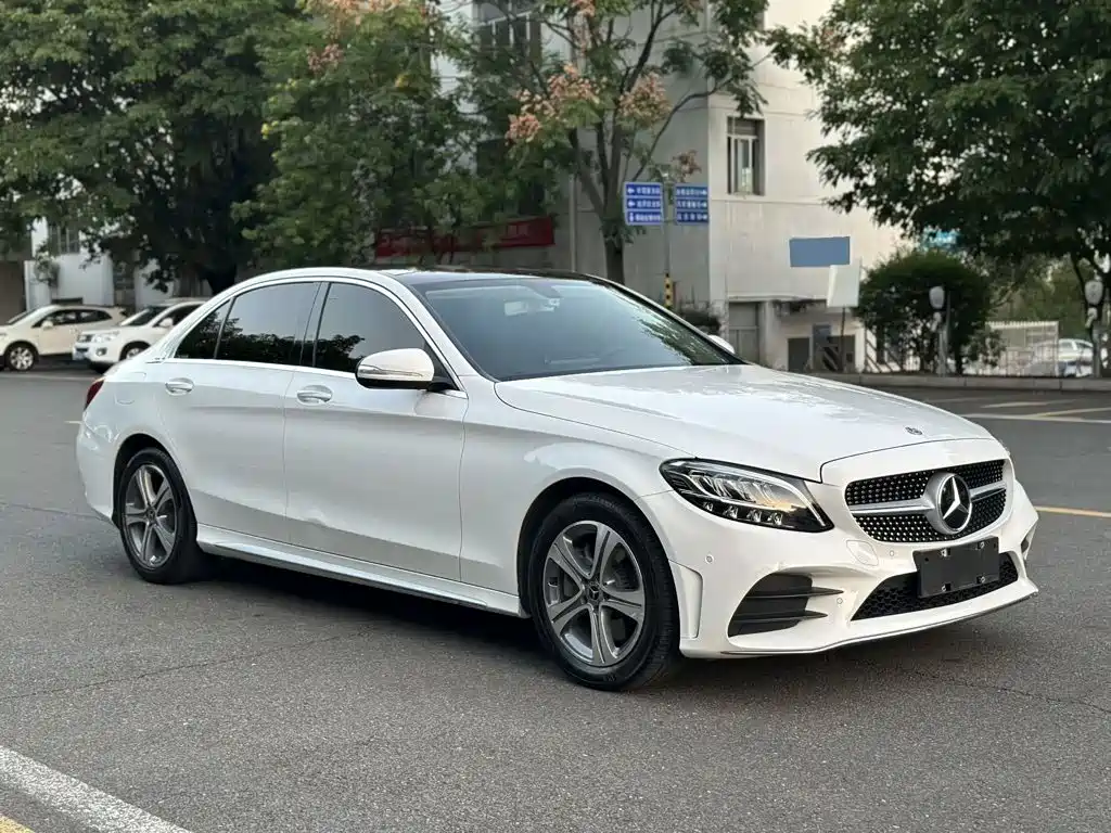 Mercedes-Benz C-Class — миниатюра 3