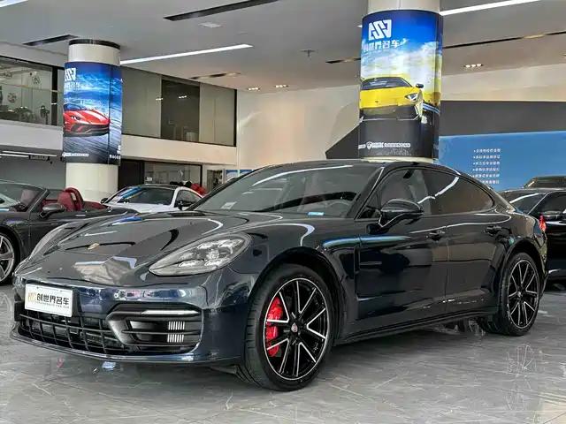 PORSCHE PANAMERA