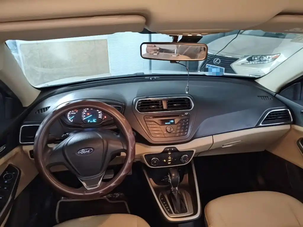 Ford Escort — миниатюра 10