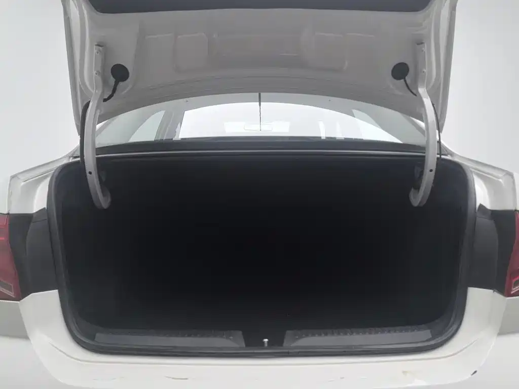 Volkswagen Jetta — миниатюра 16