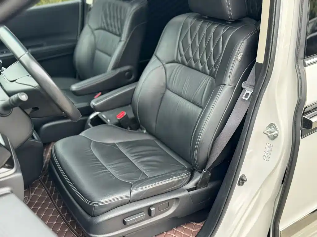 Honda Elysion — миниатюра 7