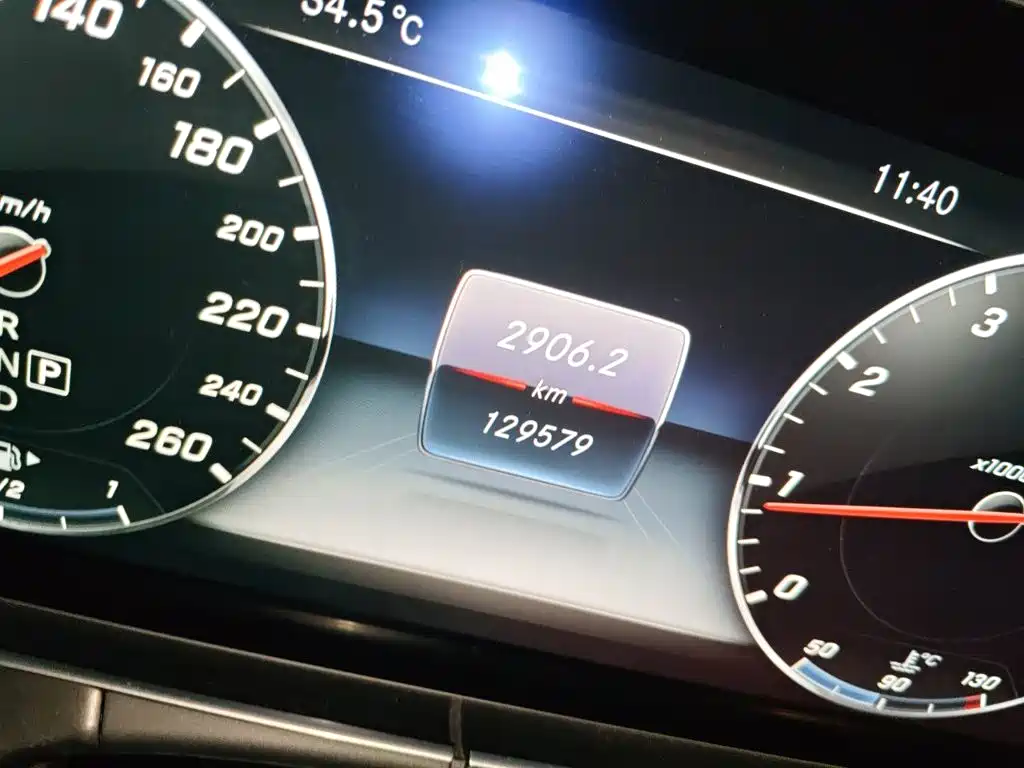Mercedes-Benz E-Class — миниатюра 13