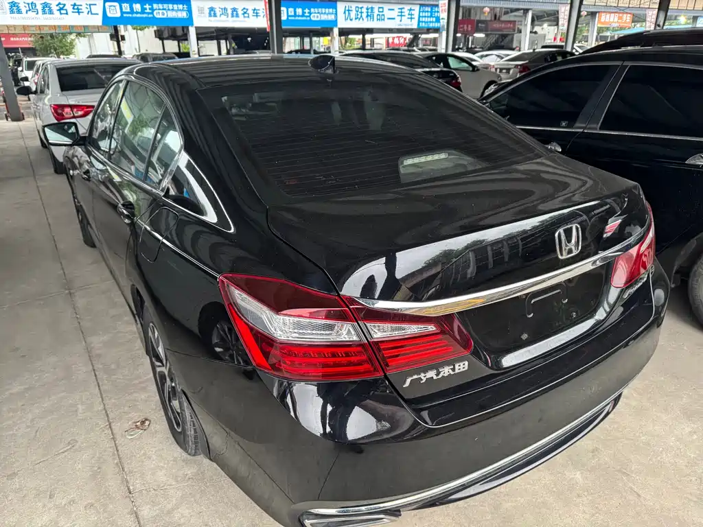 Honda Accord — миниатюра 9