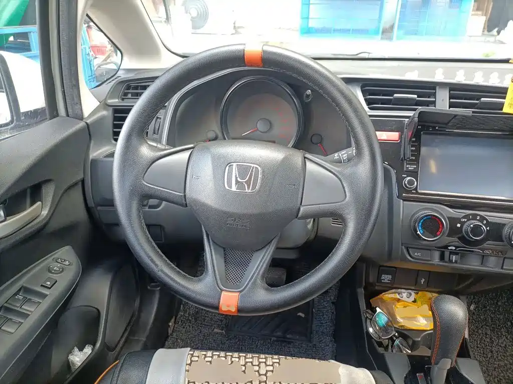 Honda Fit — миниатюра 6