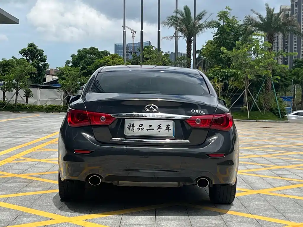 Infiniti Q50L 2015 2.0T Enjoy