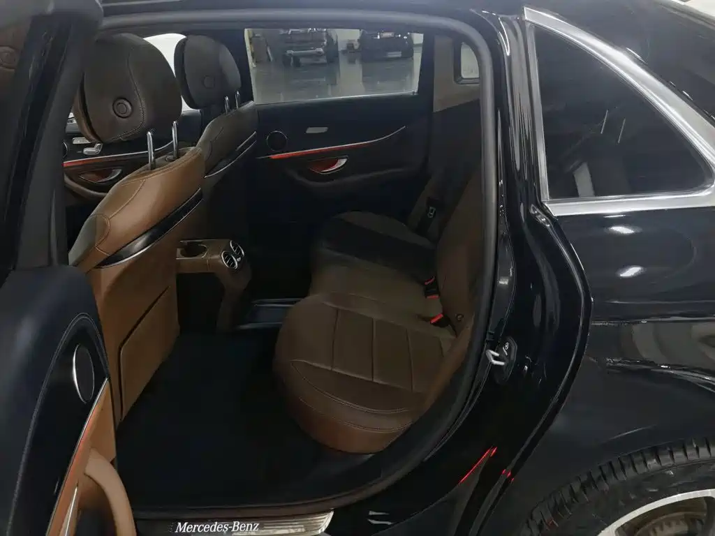Mercedes-Benz E-Class — миниатюра 15