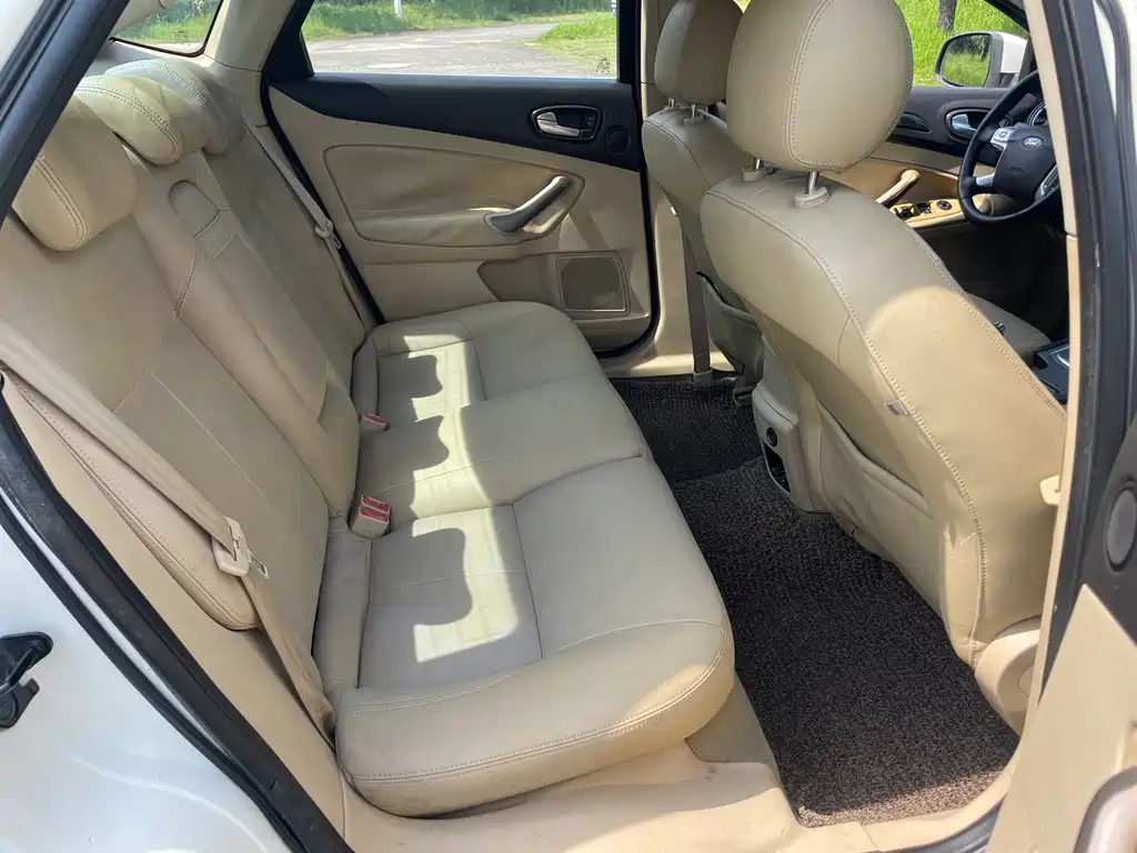 Ford Mondeo Zhisheng — миниатюра 14