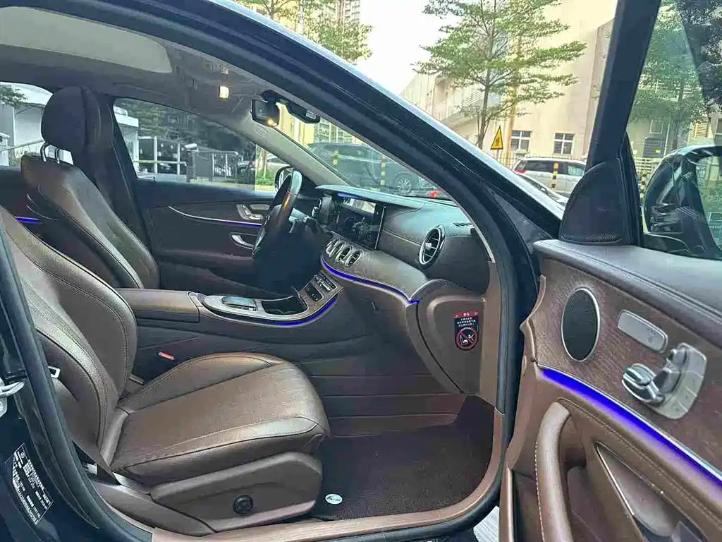 Mercedes-Benz E-Class — миниатюра 8