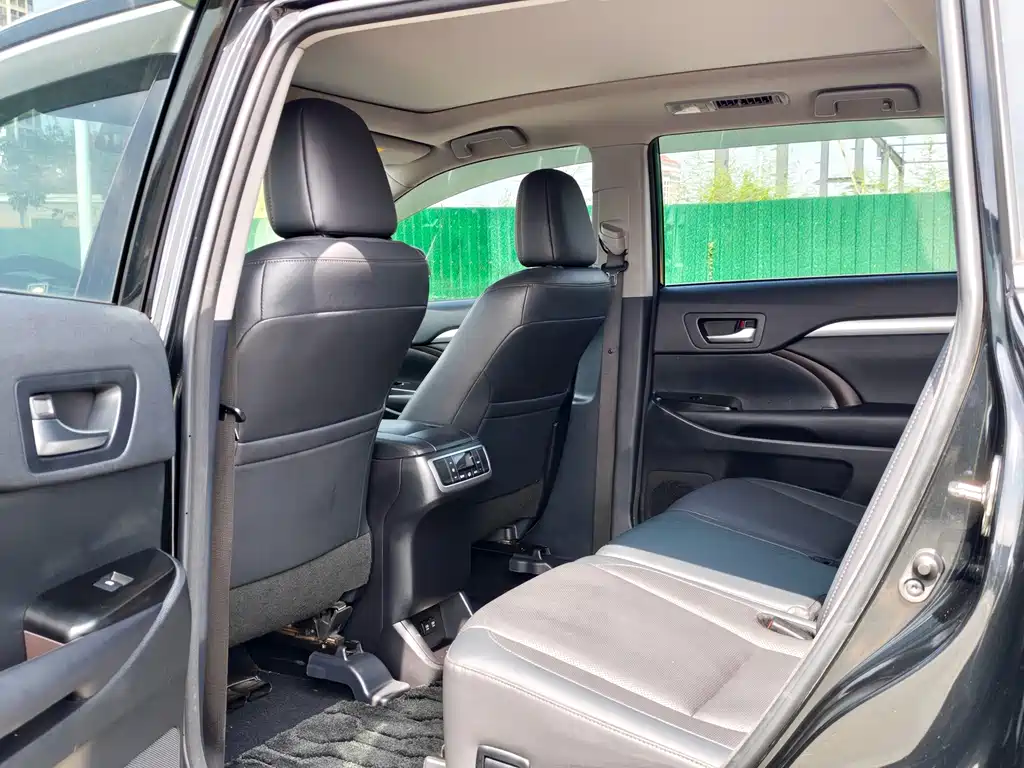Toyota Highlander — миниатюра 4