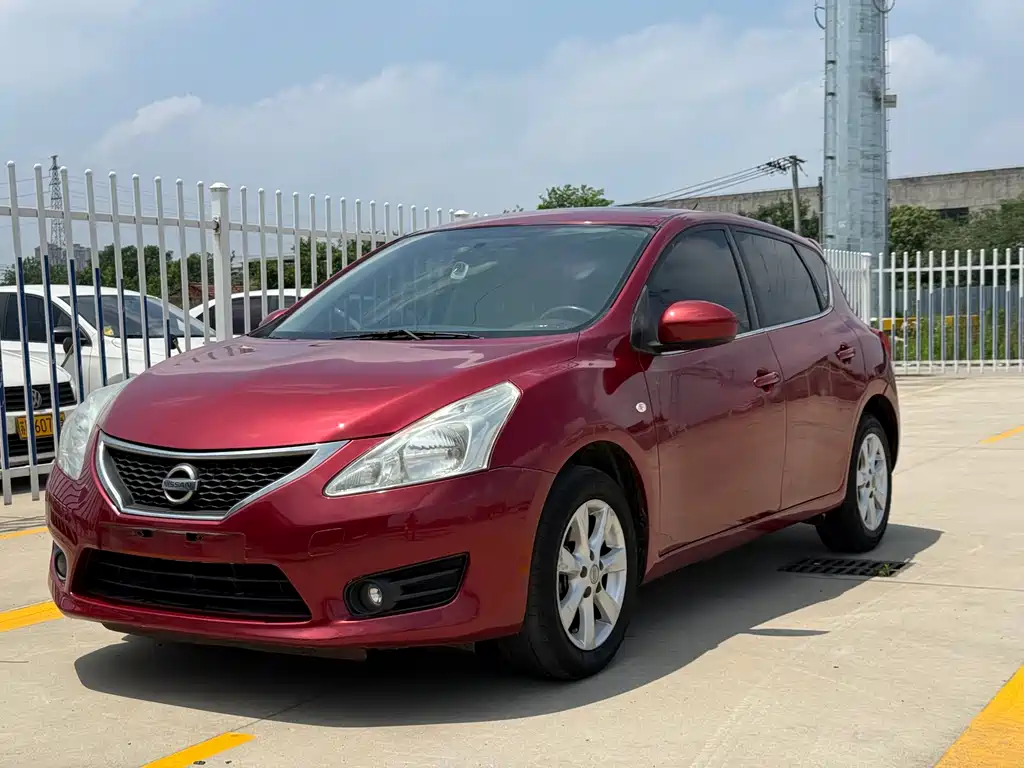 Nissan Tiida 1.6L CVT Cool Coffee Edition, фото 2