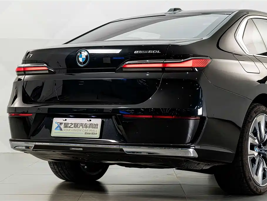 BMW i7 — миниатюра 7