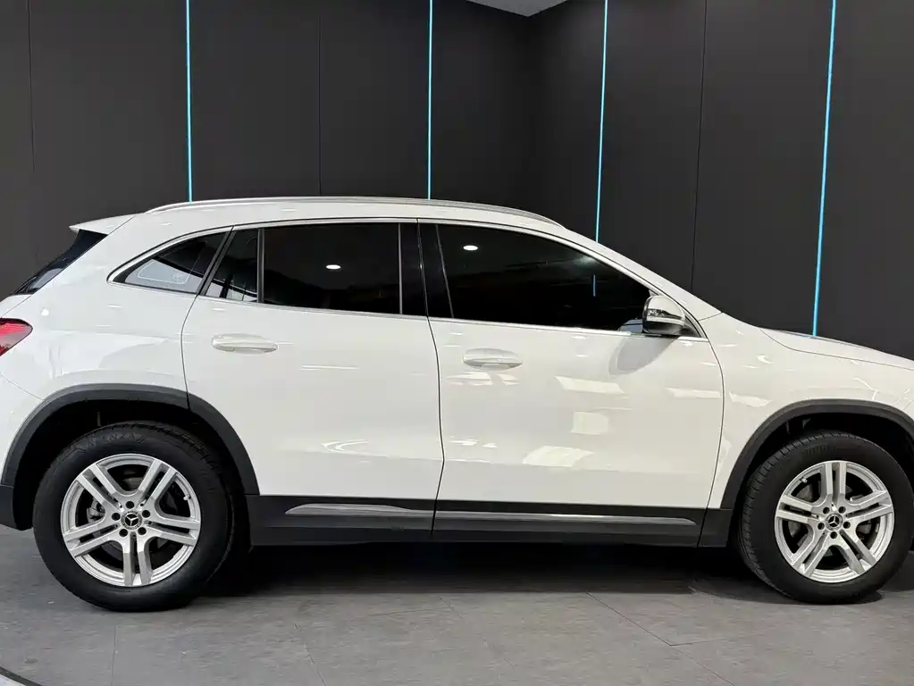 Mercedes-Benz GLA — миниатюра 5