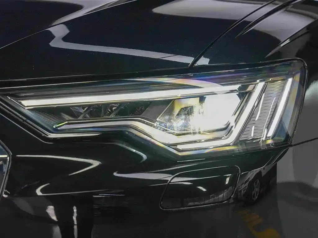 Audi A6L — миниатюра 12