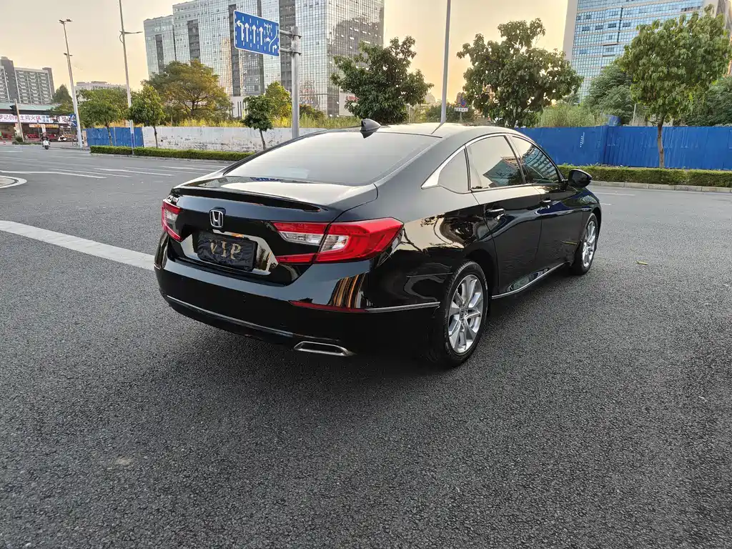 Honda Accord — миниатюра 7