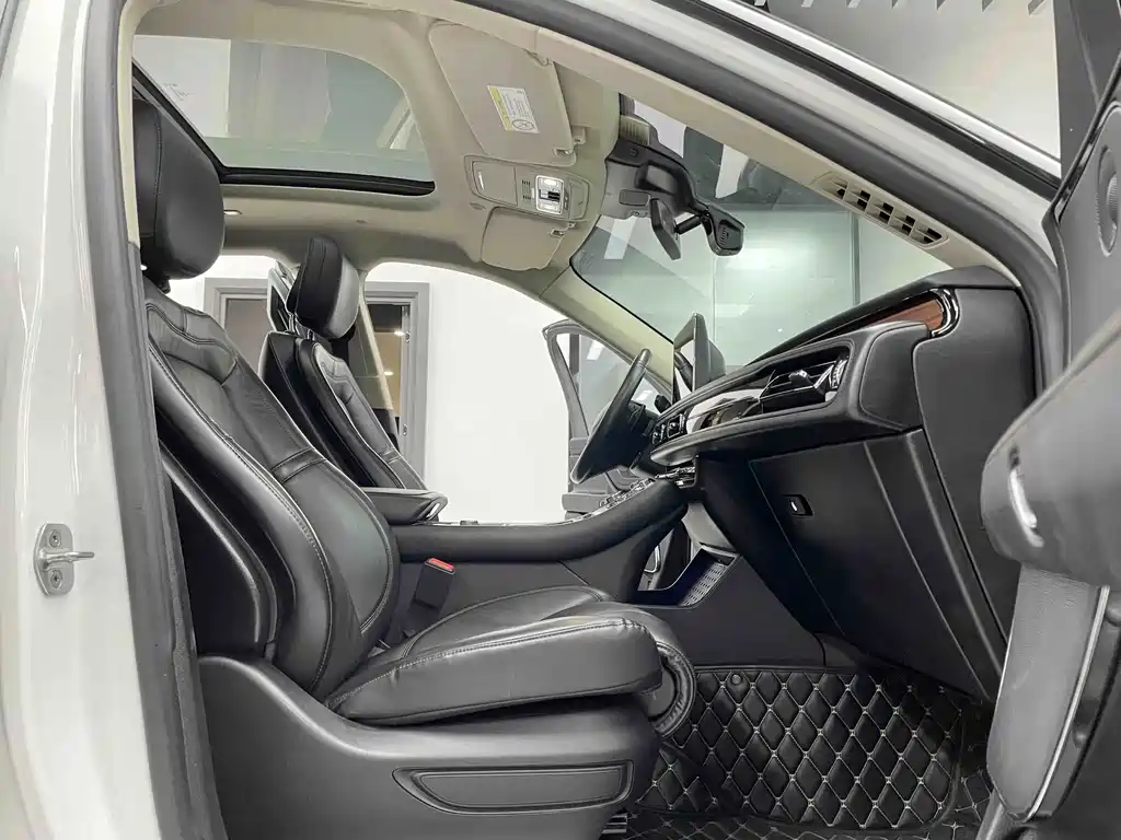 Lincoln Aviator (Import) — миниатюра 5