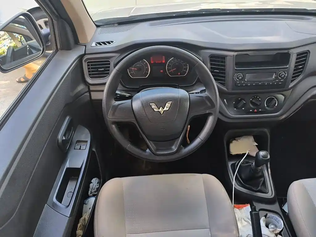 Wuling Hongguang V — миниатюра 3
