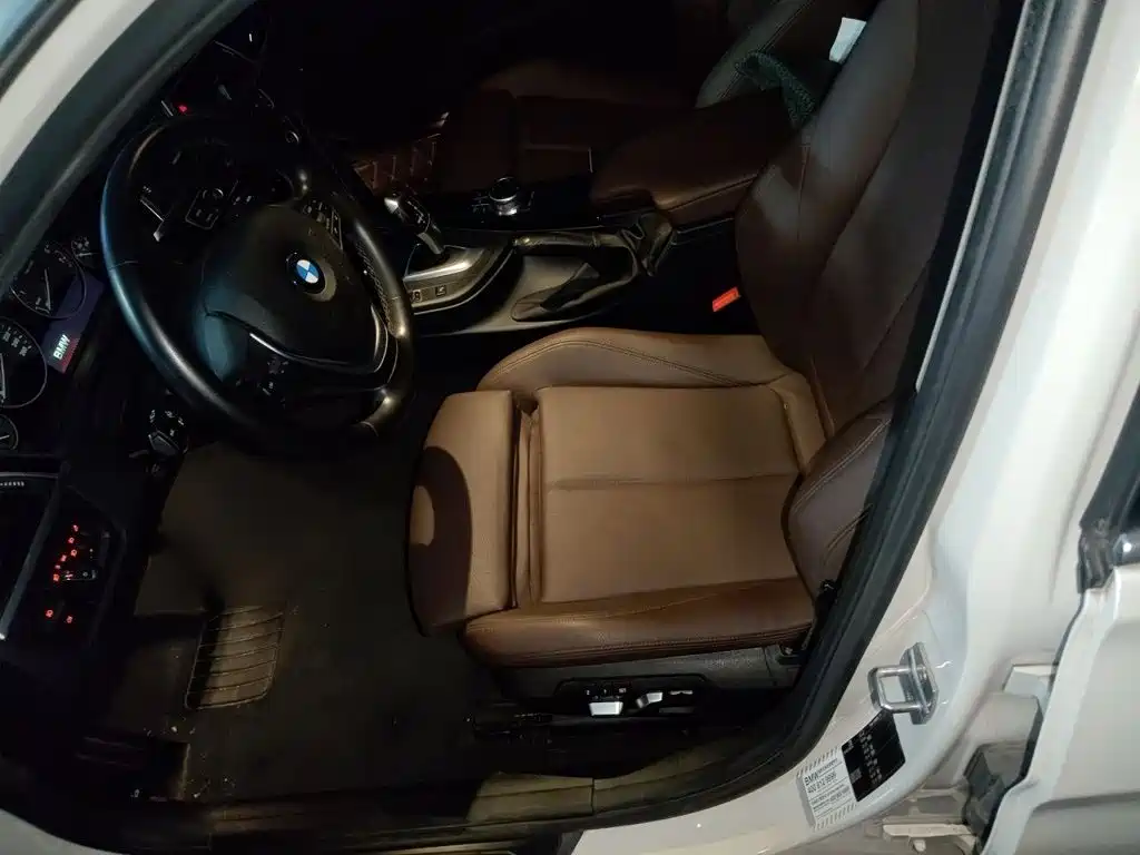 BMW 3 Series — миниатюра 8