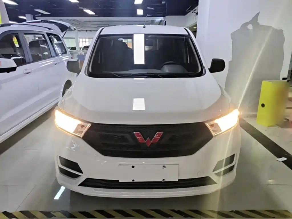 Wuling Hongguang — миниатюра 3