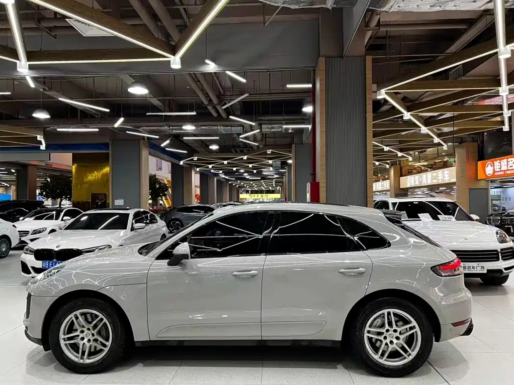 Porsche Macan — миниатюра 5
