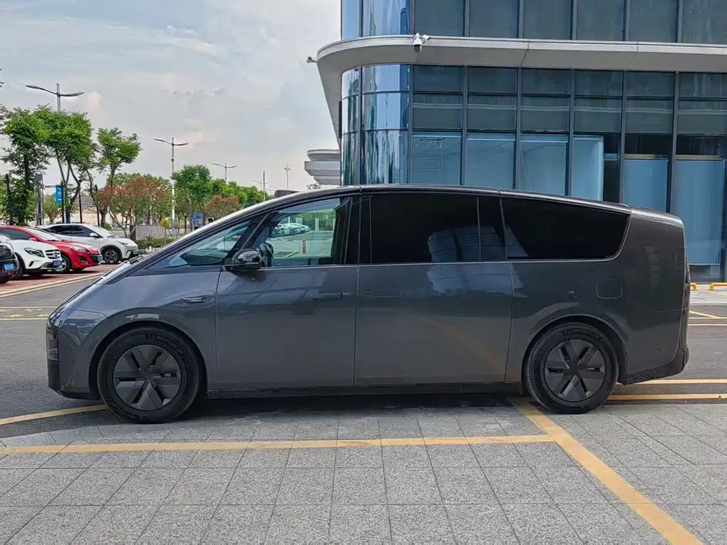 Li Auto Li MEGA — миниатюра 7