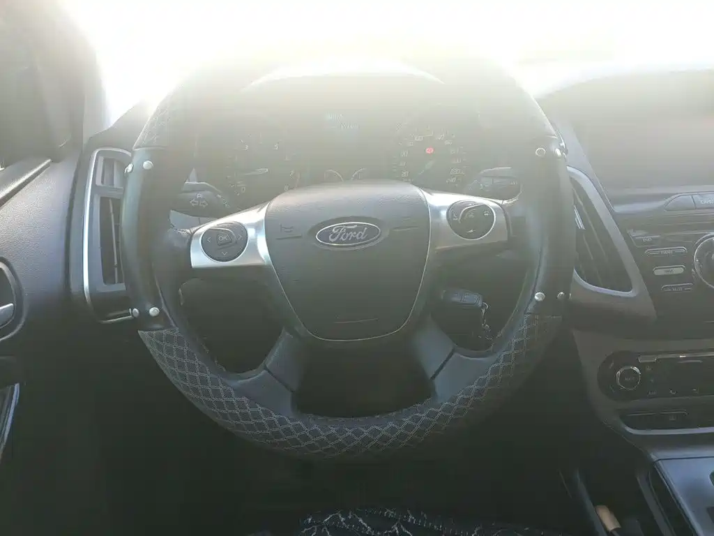 Ford Focus — миниатюра 12