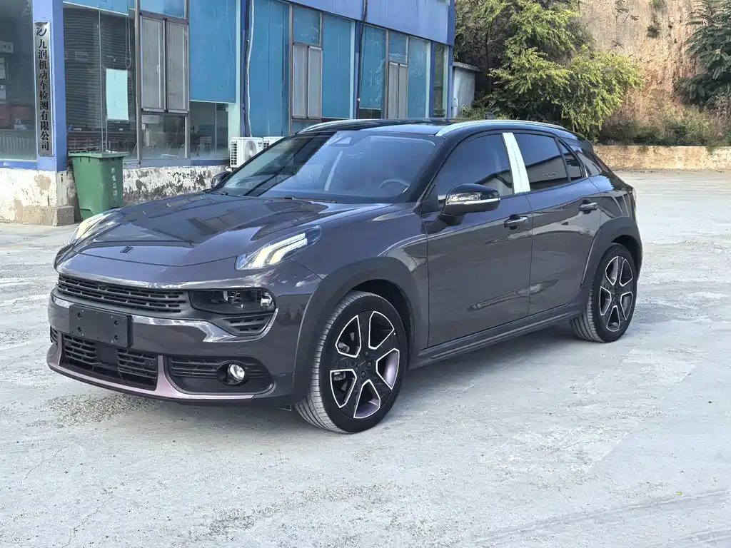 Lynk & Co 02
