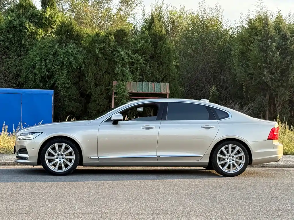 Volvo S90 — миниатюра 4