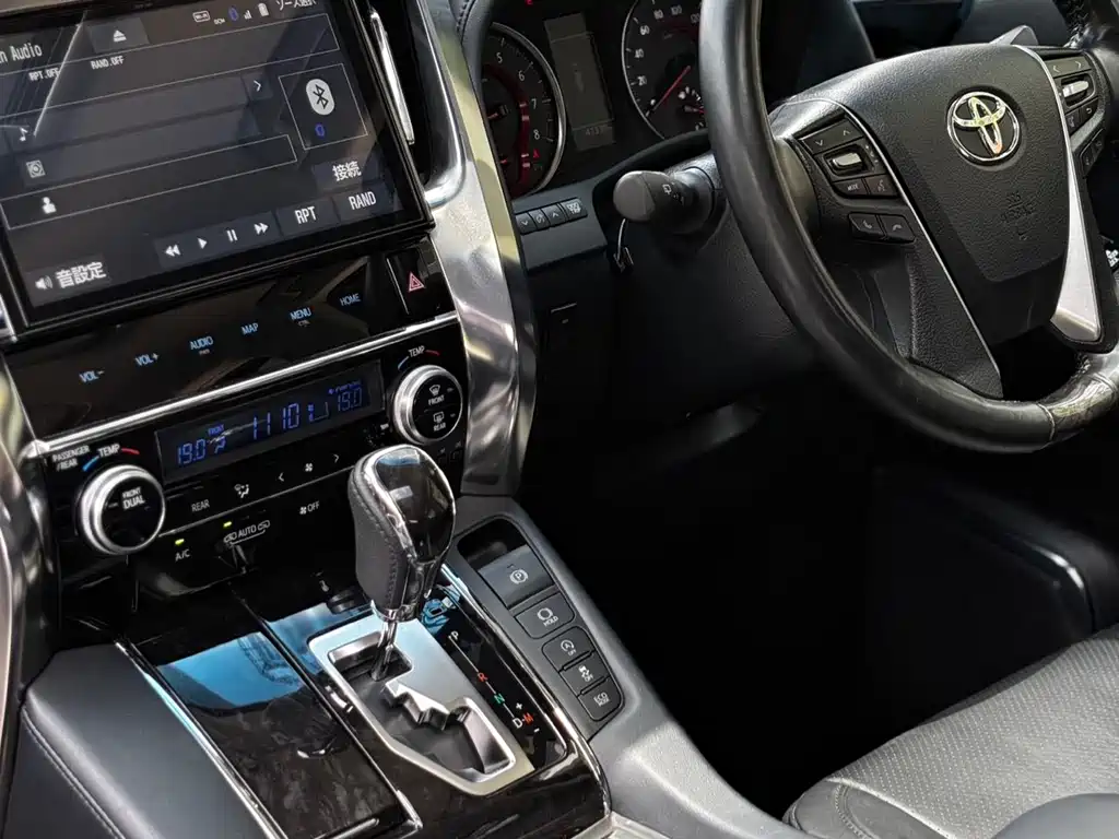 Toyota Alphard 2018 3.5L Luxury