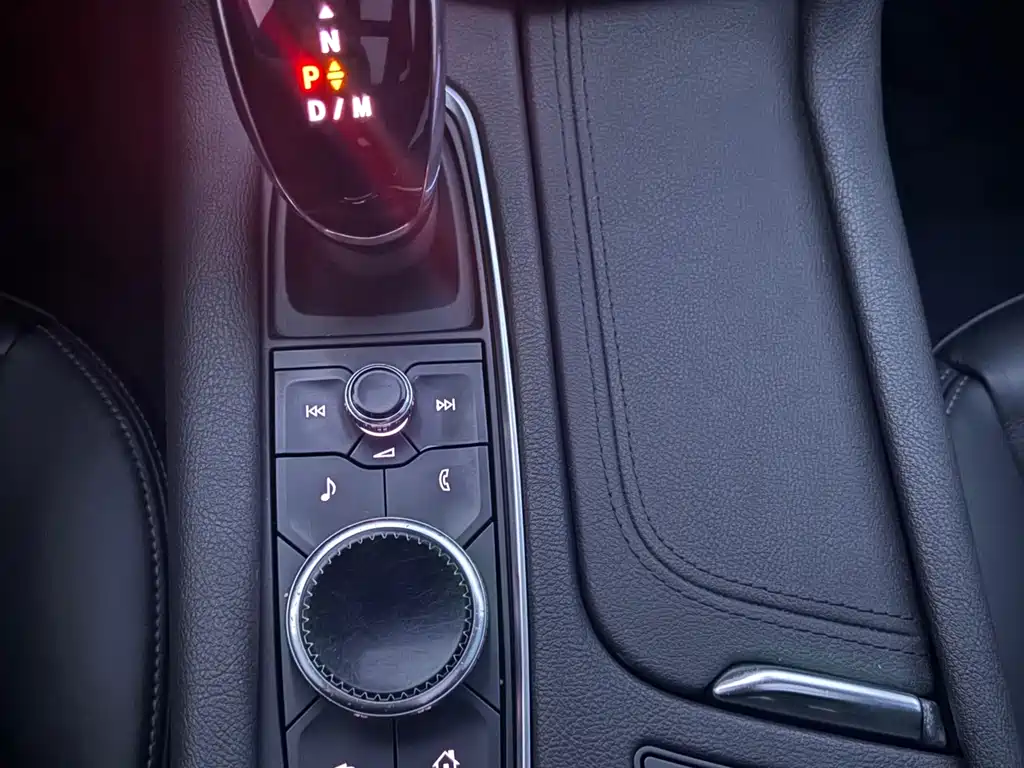 Cadillac XT6 — миниатюра 9