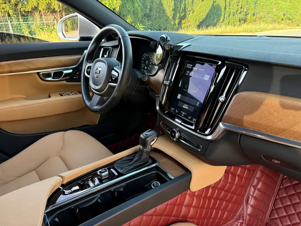 Volvo S90 — миниатюра 13