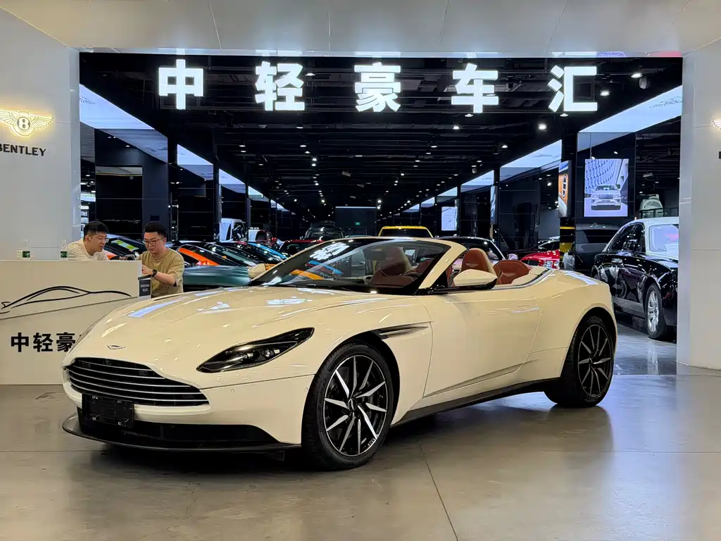 Aston Martin DB11 4.0T V8 Volante, фото 24