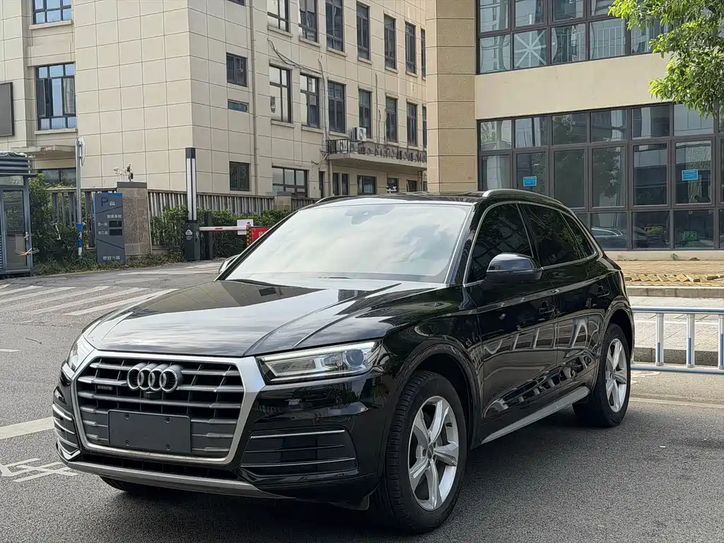 Audi Q5L — миниатюра 2