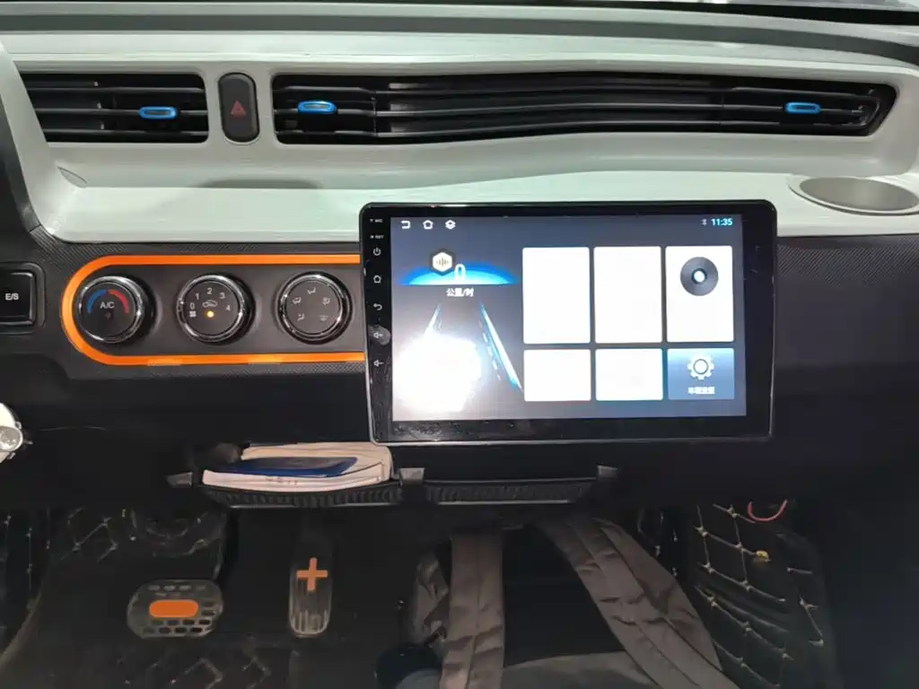 Wuling MINIEV — миниатюра 13