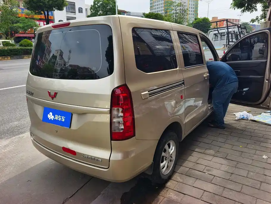 Wuling Hongguang V — миниатюра 3