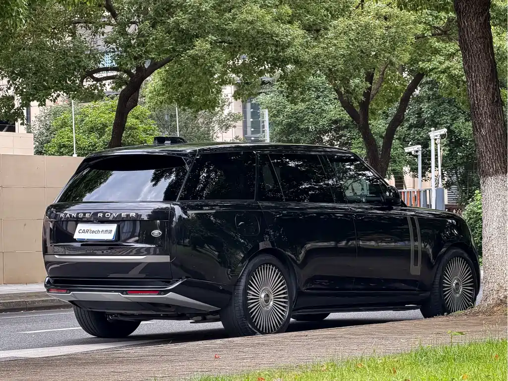 Land Rover Range Rover 2023 3.0 L6 400PS Long Wheelbase