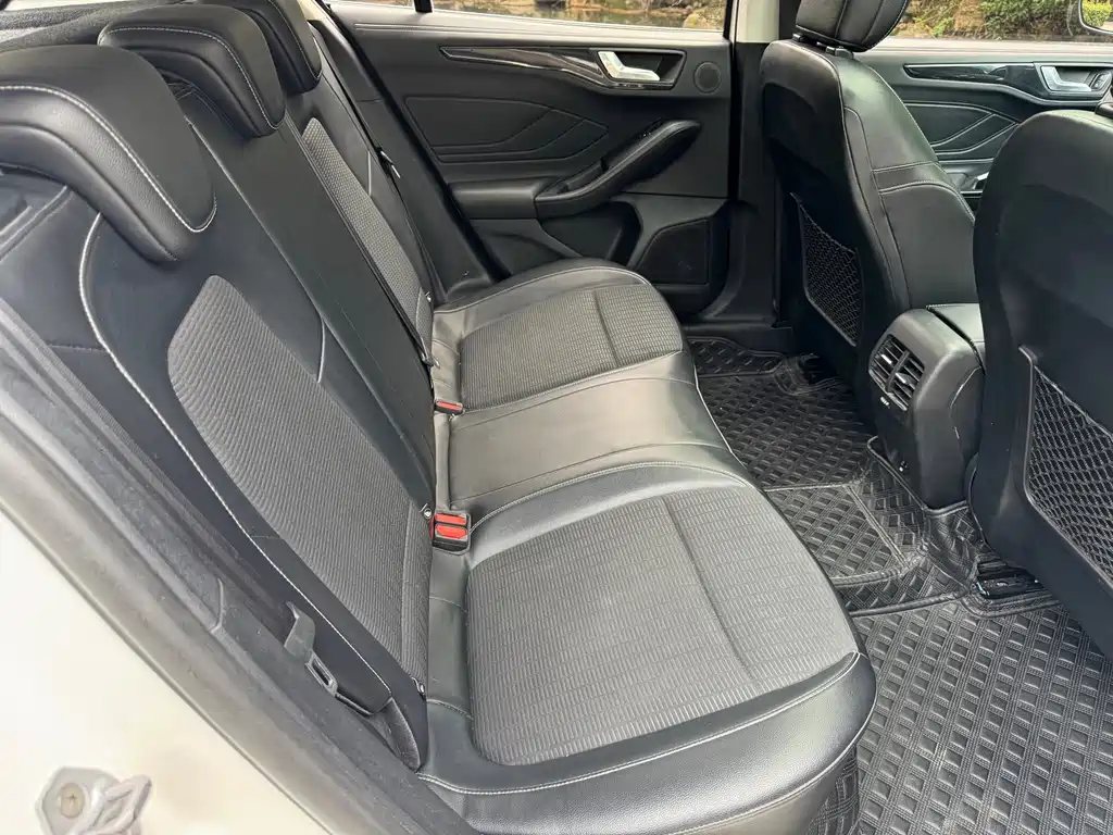 Ford Focus — миниатюра 14