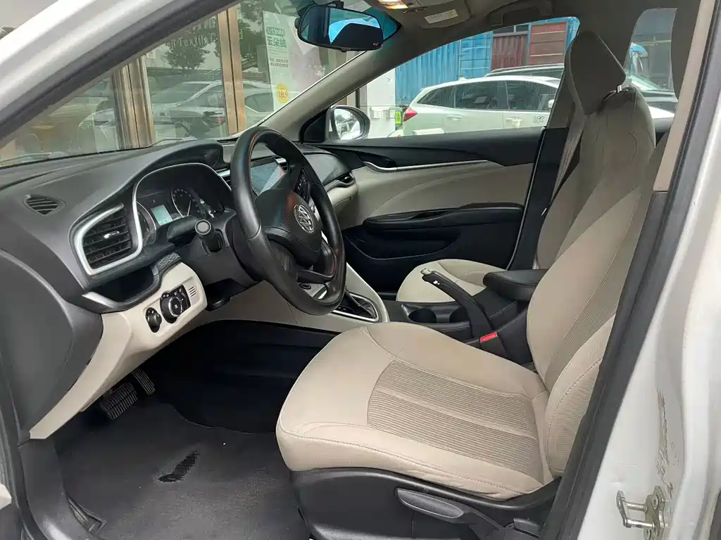 Buick Excelle — миниатюра 6