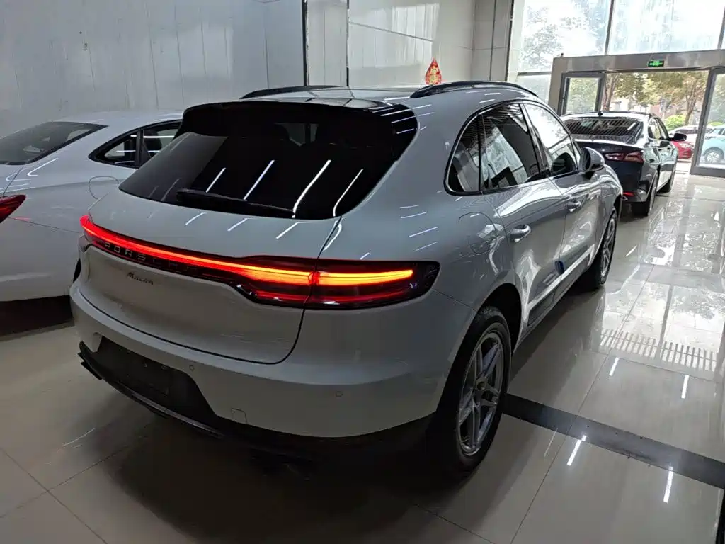 Porsche Macan — миниатюра 7