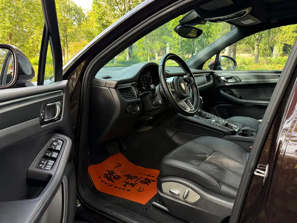 Porsche Macan — миниатюра 11