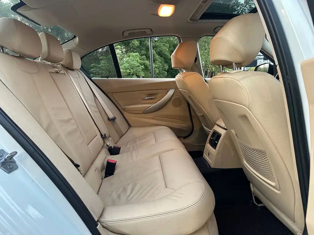 BMW 3 Series — миниатюра 11