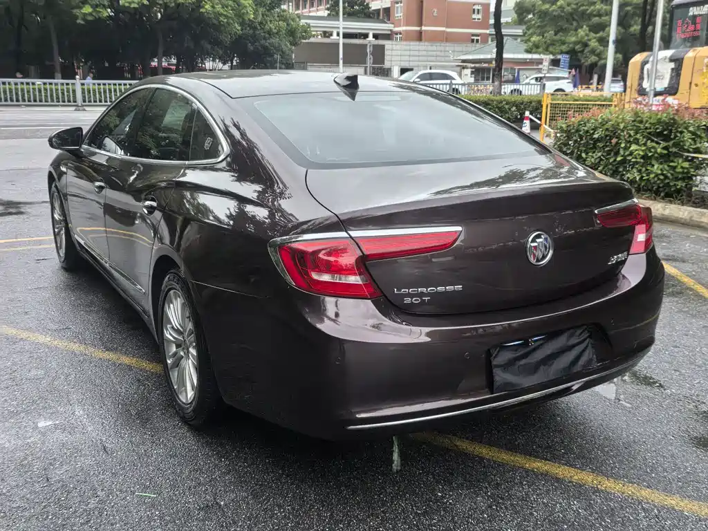 Buick LaCrosse — миниатюра 9