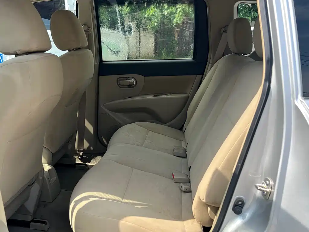 Nissan Livina 1.6XE CVT Comfort Edition, фото 10