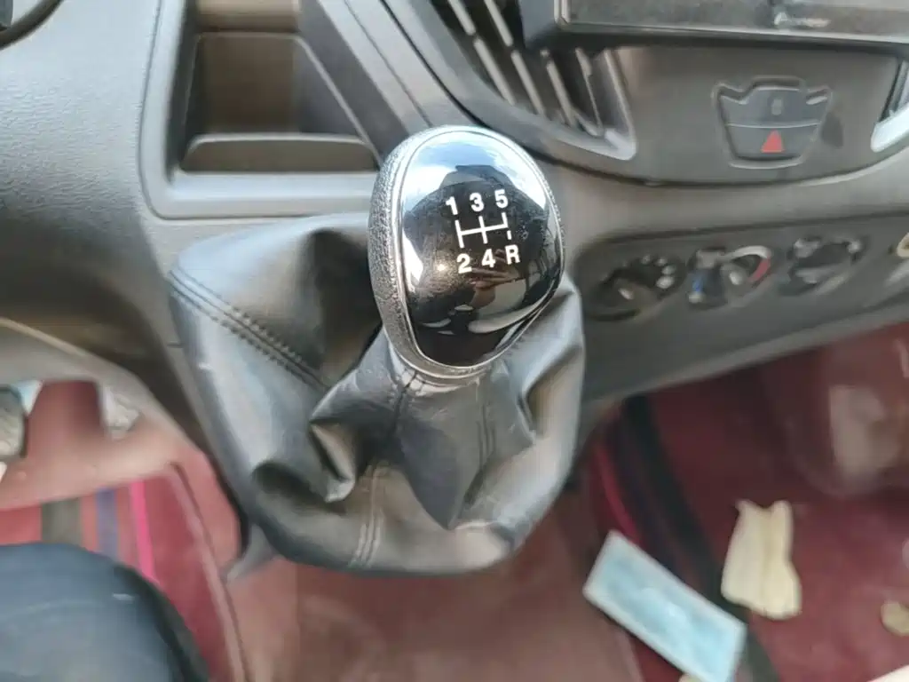 Ford Transit — миниатюра 14
