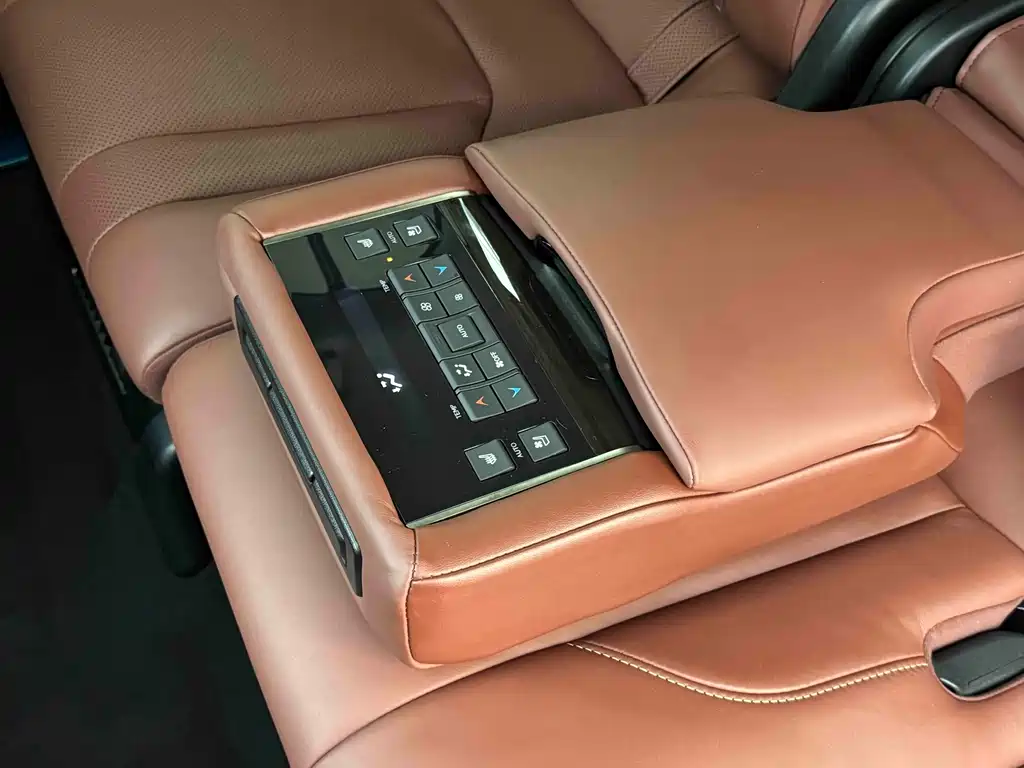 Lexus LX 2021 570