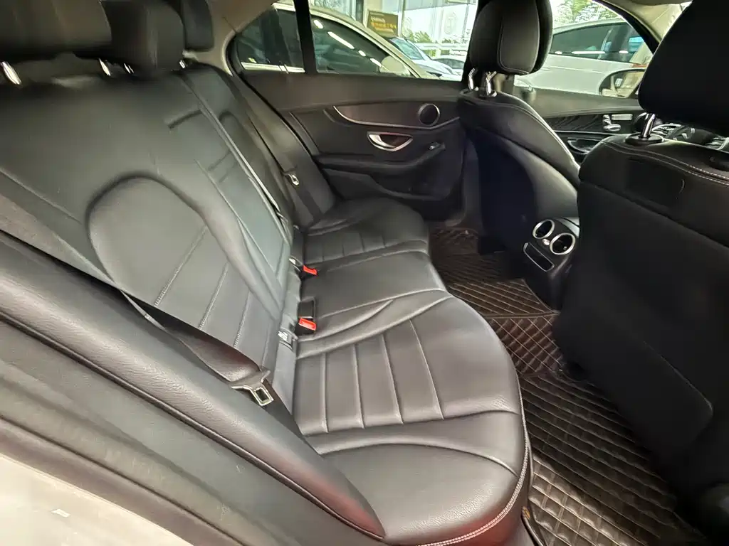 Mercedes-Benz C-Class — миниатюра 9