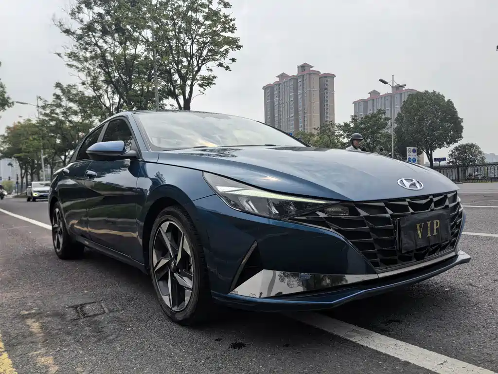 Hyundai Elantra — миниатюра 3