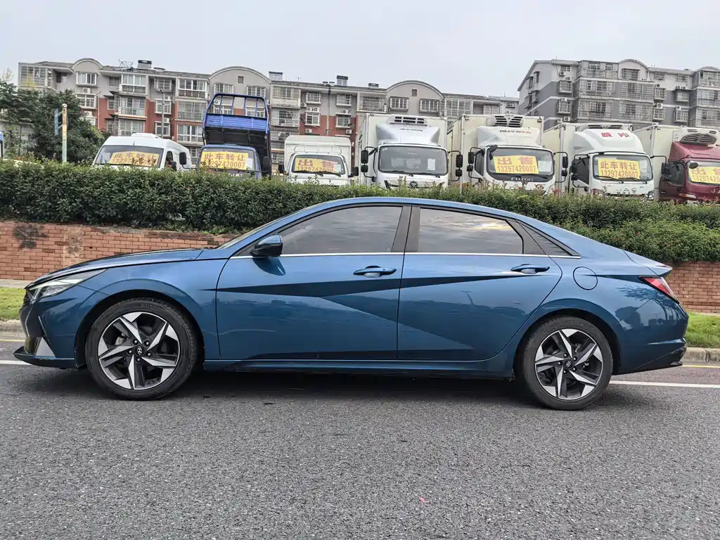 Hyundai Elantra — миниатюра 4