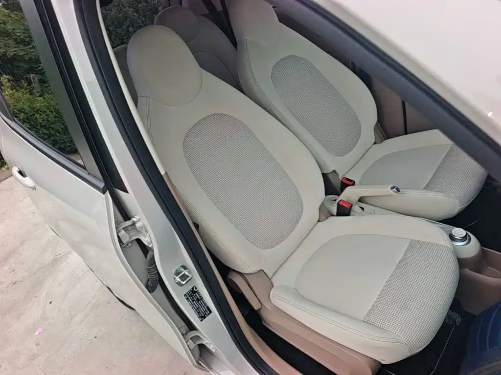 Wuling MINIEV — миниатюра 25