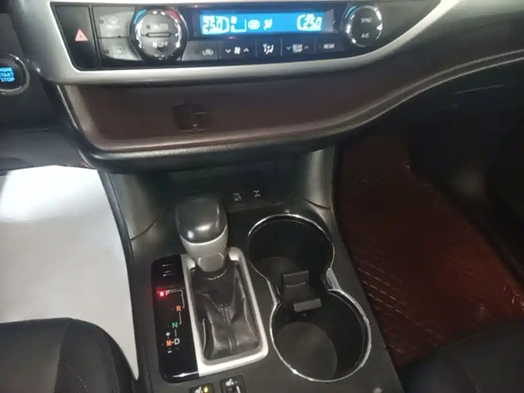 Toyota Highlander — миниатюра 14